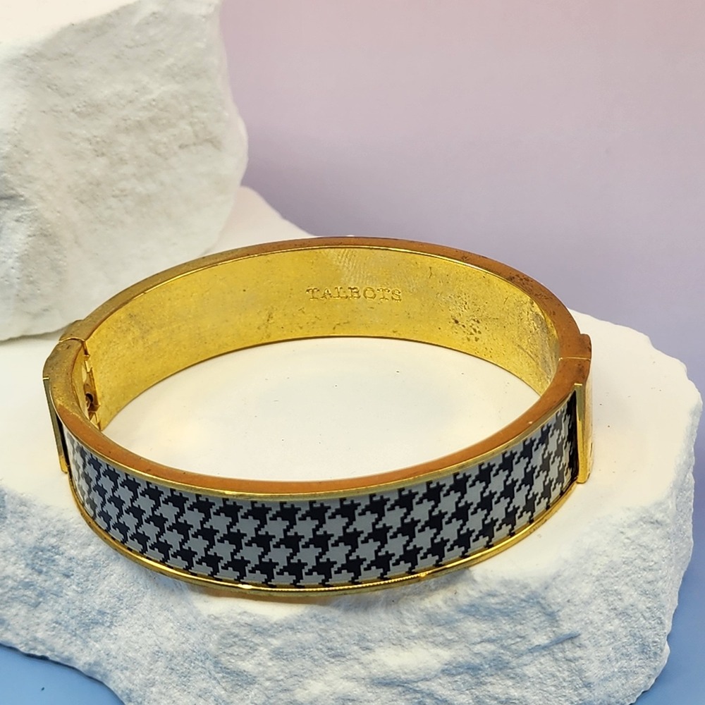 Talbots Gold Tone Houndstooth Hinged Bangle Bracelet Black White Wide Statement
